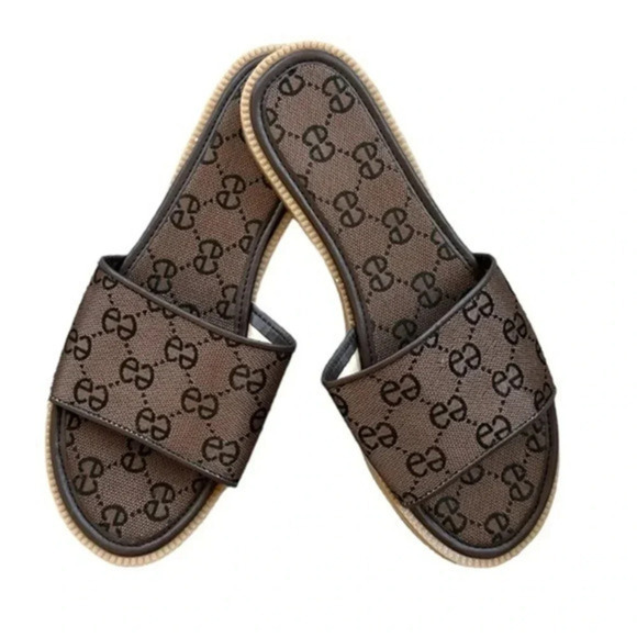 Brown slides New size 39 EU/7-7.5US - Picture 1 of 3